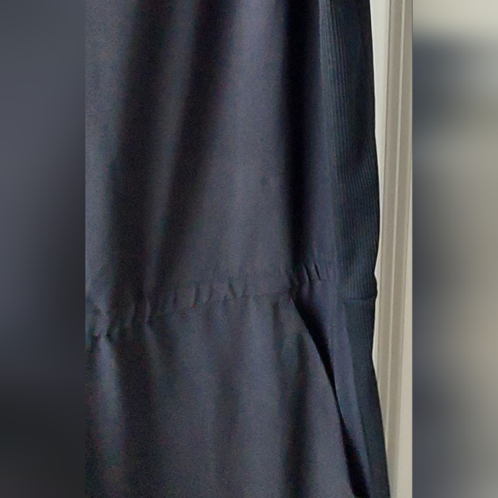 Athleta Brooklyn Jumpsuit Women 10 Black Sleeveless Pockets V Neck Tapered Ankle - Picture 6 of 12